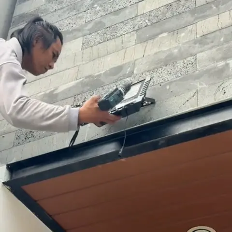 5b431cb0-6582-460f-8875-bdb1ae370cad.SOLARFLASHg4-ezgif.com-video-to-webp-converter