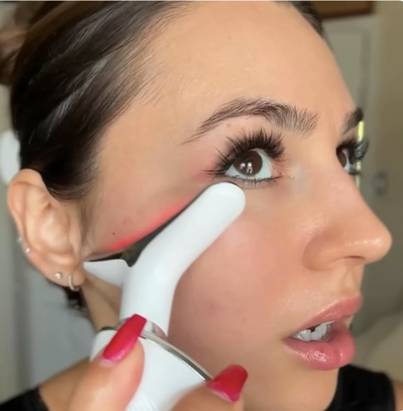 Red light mode in use