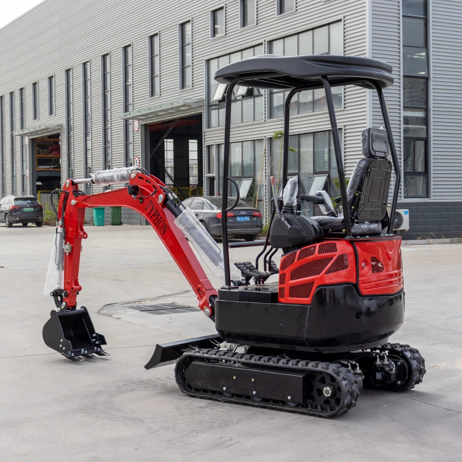 TYPHON TERROR XVIII Red