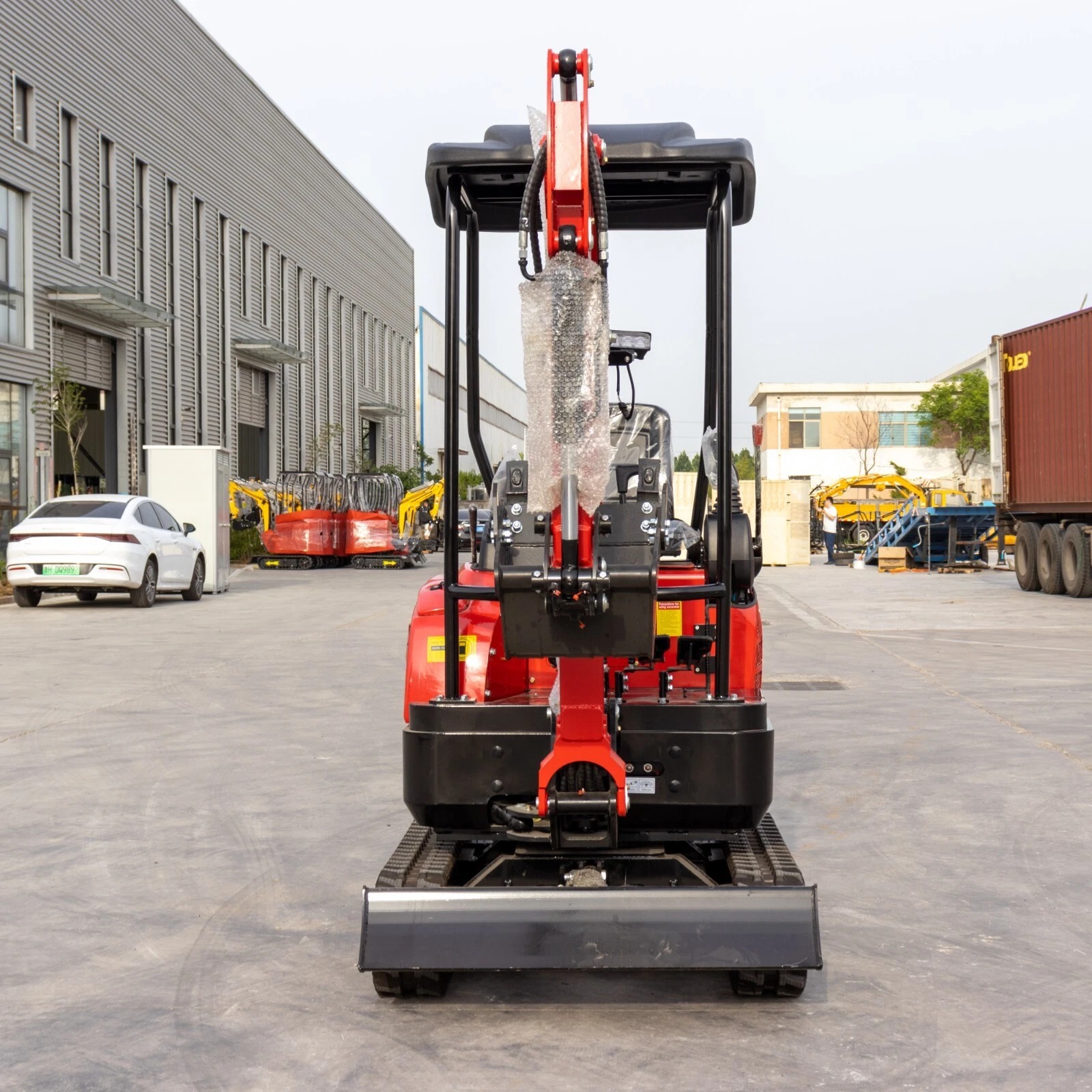 4,000 lbs Terror XVIII Mini Excavator EPA Certified