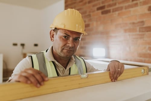 45319043-a5dc-4b4b-83ad-73842d512422.contractor-remodeling-home-interior-makeover