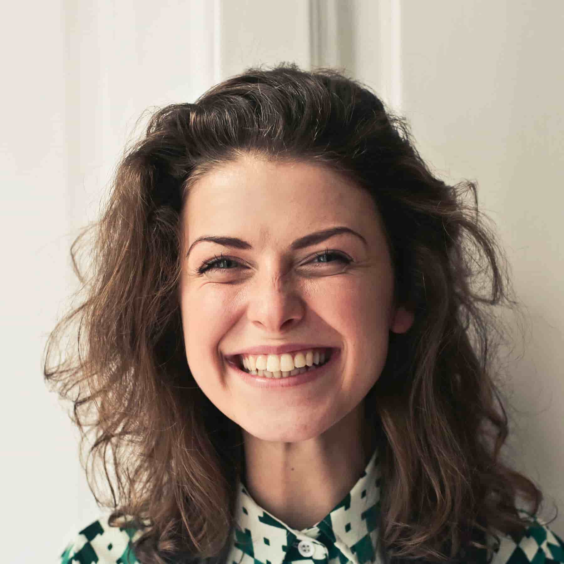 bc707fe3-f6e4-4c16-ad62-5dcf78a47e32.UserStock Face photos for UI mockups (6)-min